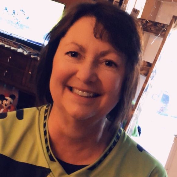 Meet your Posher, Debbie - Picture 1 of 1